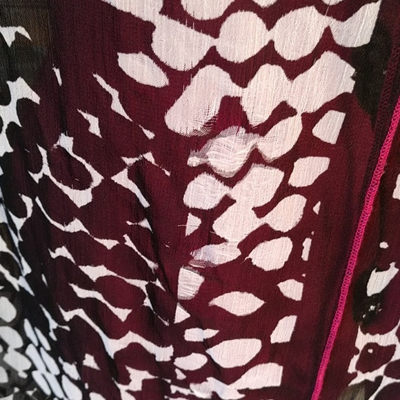 Silky Black & White Oblong Scarf - Picture 4 of 6